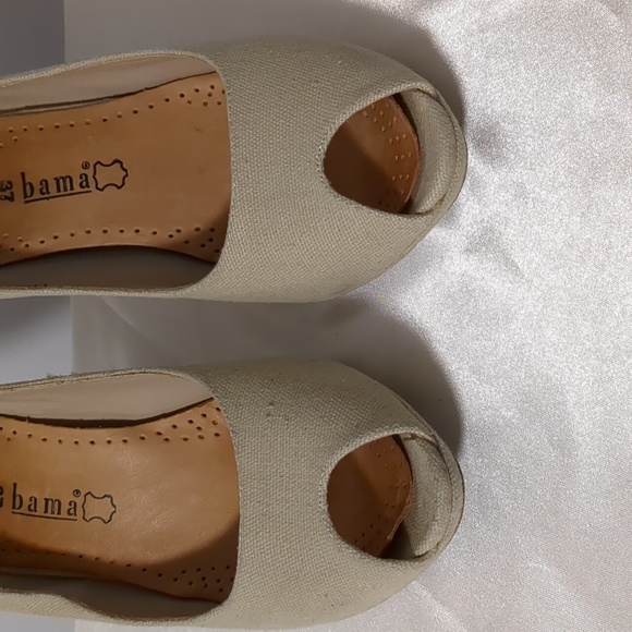 Elegant Cream Peep-Toe Heels - Picture 3 of 9